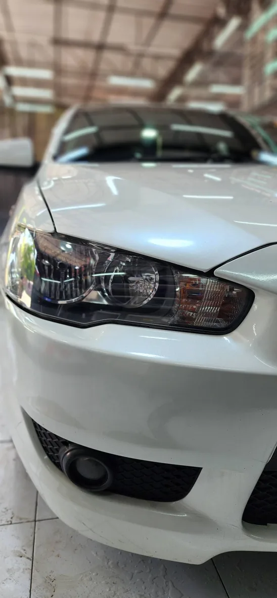 ไฟหน้า Mitsubishi Lancer EX ใสเงาหลังขัดไฟหน้า HyperLab ขอนแก่น